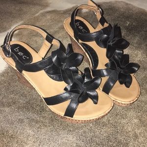 Black Wedges
